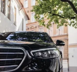How to Hire a Personal Chauffeur at Best Rates